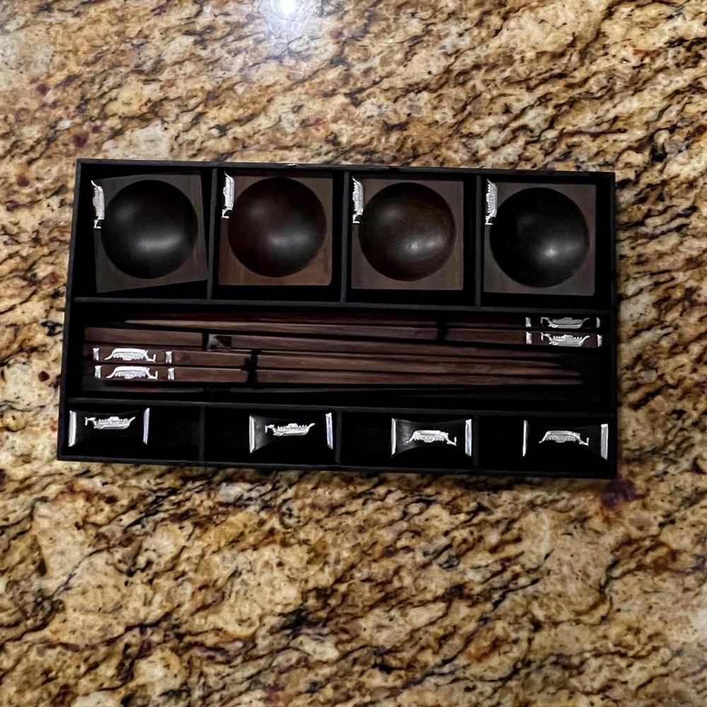 Beautiful Thai Sushi Set for 4